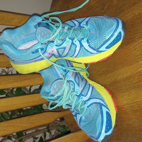 NB 580 V4 shoes- size 8.5 - Picture 1 of 6